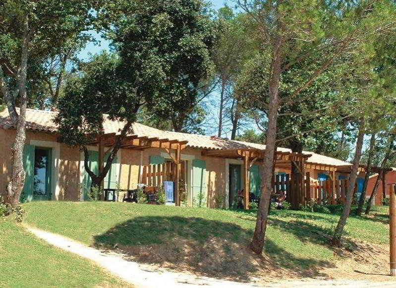 Gaujac  Lagrange Vacances Les Mazets De Gaujac מראה חיצוני תמונה